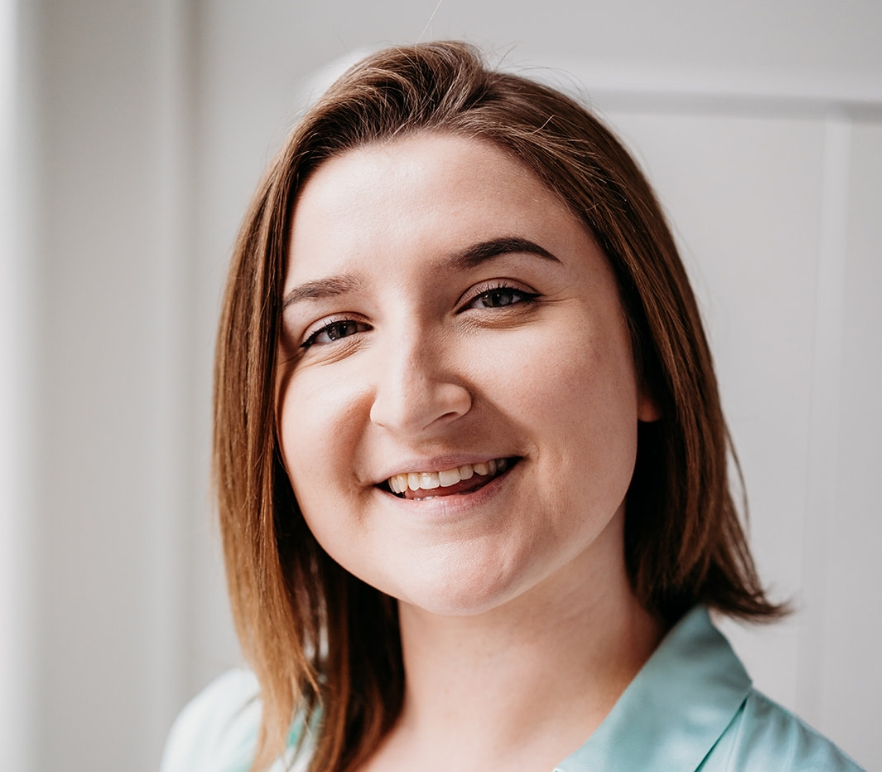 Samantha Davis(Sales Manager)