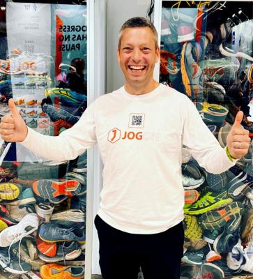 Jog-on running shoe recycling bins